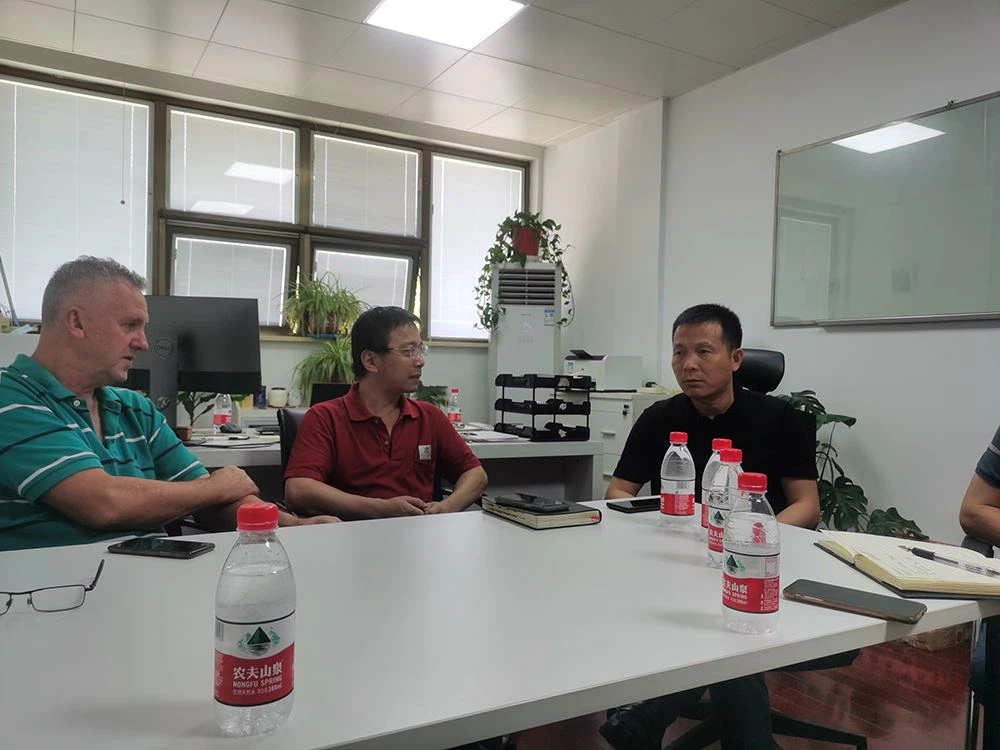 O gerente geral Zhu Jiankun e seu grupo visitaram Zhangjiagang Yangzi Combed ...